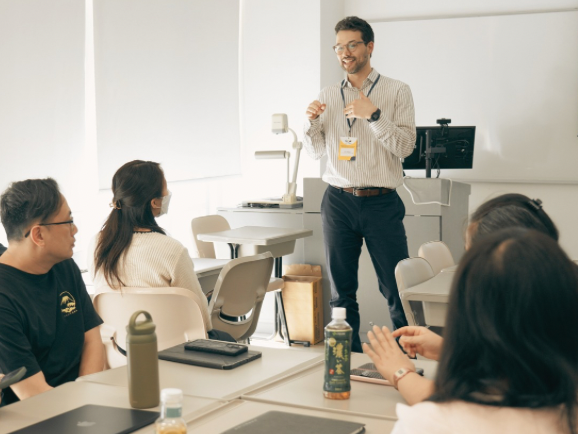 Teachers PD: Innovative English Teaching using AI