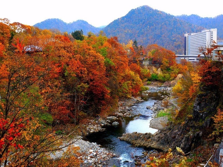日本 - 定山溪，距離札幌最近的紅葉溫泉鄉