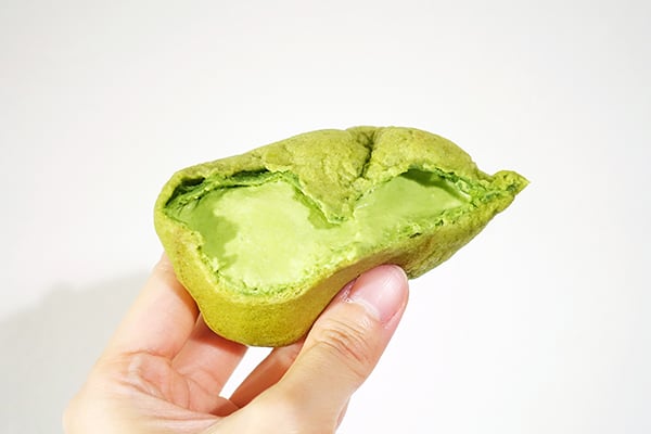 超濃抹茶味！日本7-11宇治抹茶爆餡泡芙｜日本美食｜放假去邊