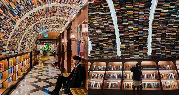 韓國壯觀書牆隧道 書堆到上天花板!｜韓國旅遊｜放假去邊